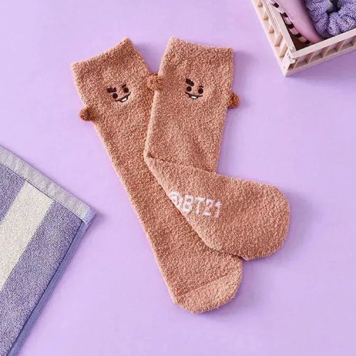 socks shooky 5000x 8f7700d2 a503 4b0e 8876 b18d3edf0fcf